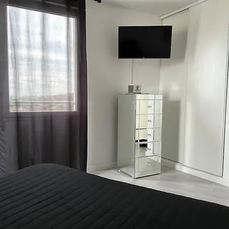Appart Duplex 87m2 Pres D'airbus Apartment